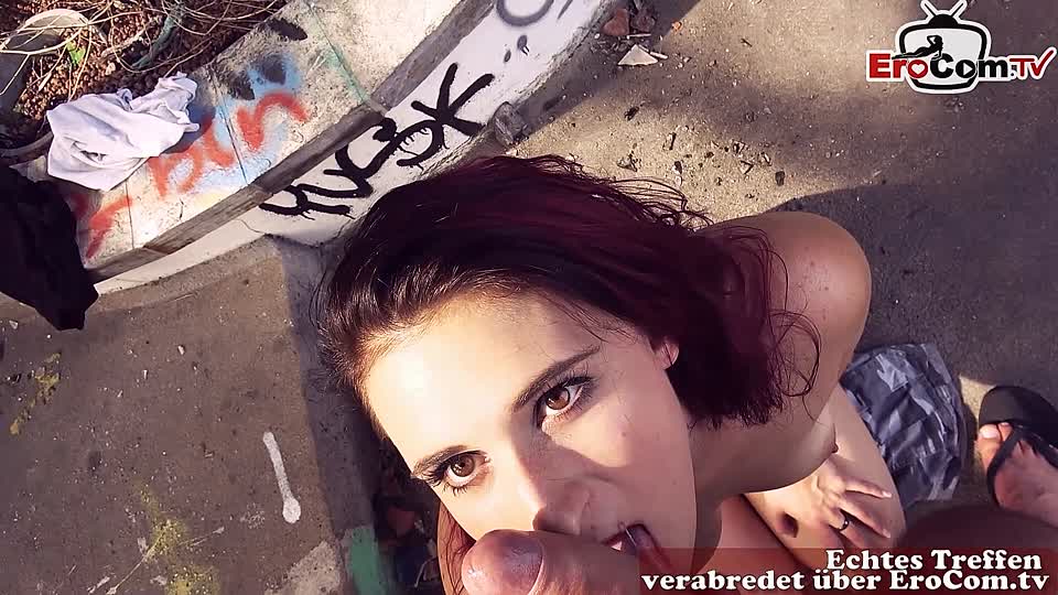 Normales deutsches Mädchen will draußen Sex haben