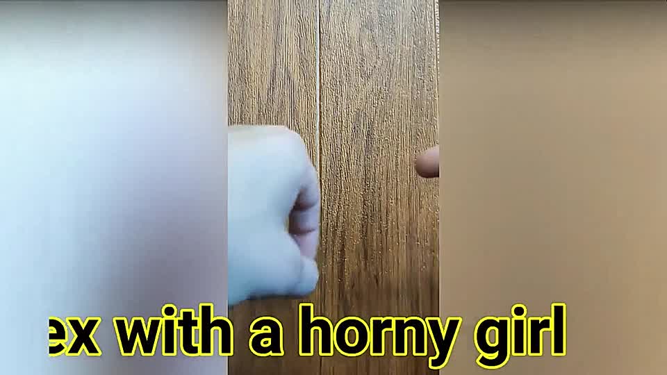 Ebony mit riesigen Titten reitet seinen weißen Schwanz